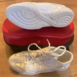 Nfinity Evolution Cheer Shoes with case size 7